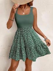 Elva – Ärmelloses Sommer-Minikleid mit Blumendruck