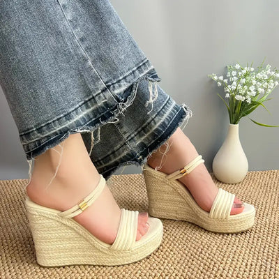 Cora - Bequeme orthopädische Keilsandalen