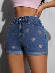 Zina - Denim-Shorts mit gestickten Herzen und gerolltem Saum für Frauen