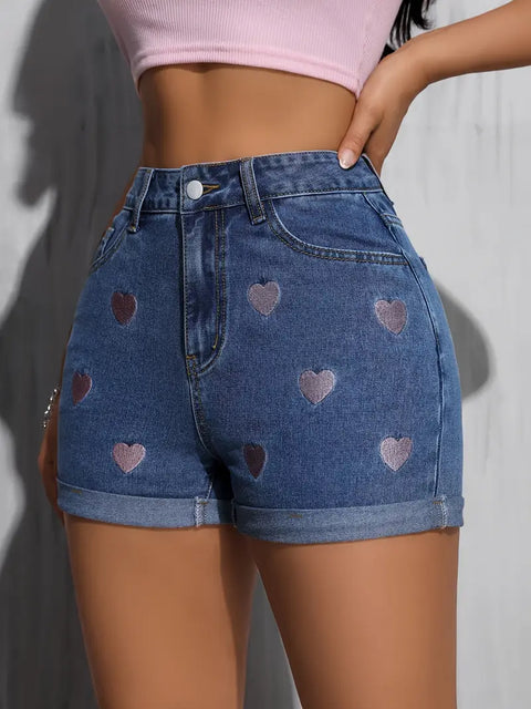 Zina - Denim-Shorts mit gestickten Herzen und gerolltem Saum für Frauen