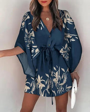 Adeliza - Bedrucktes Kleid mit V-Ausschnitt und Fledermausärmeln
