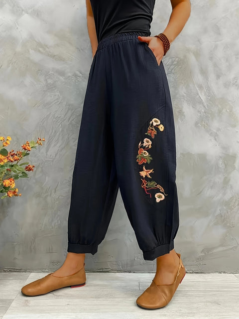 Nancy - Schicke Freizeithose mit Blumenstickerei für Damen