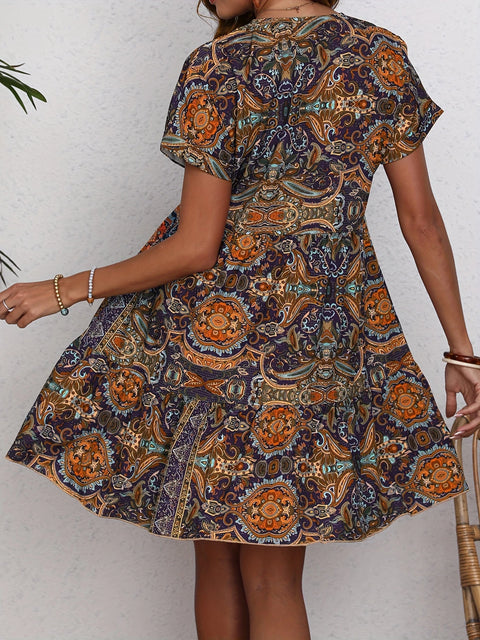 Kimberley - Kurzärmliges bedrucktes Kleid mit V-Ausschnitt