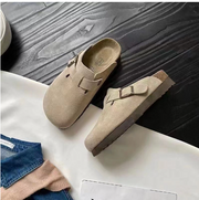 Boston - Wildleder-Schlupfclogs mit verstellbarer Schnalle