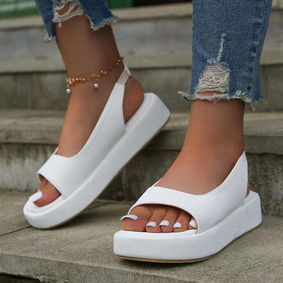 Leota - Offene Zehensandalen zum Hineinschlüpfen