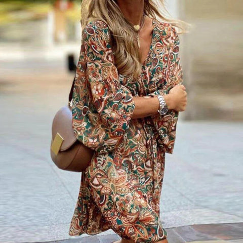 Lottie - Lässiges Midikleid mit V-Ausschnitt