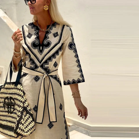 Marlena - Damenmode Bohemian Maxikleid mit geometrischem Print und Gürtel