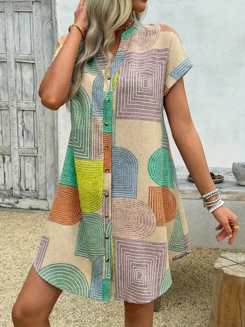 Analisa - Bedrucktes Kleid mit kurzen Ärmeln und V-Ausschnitt
