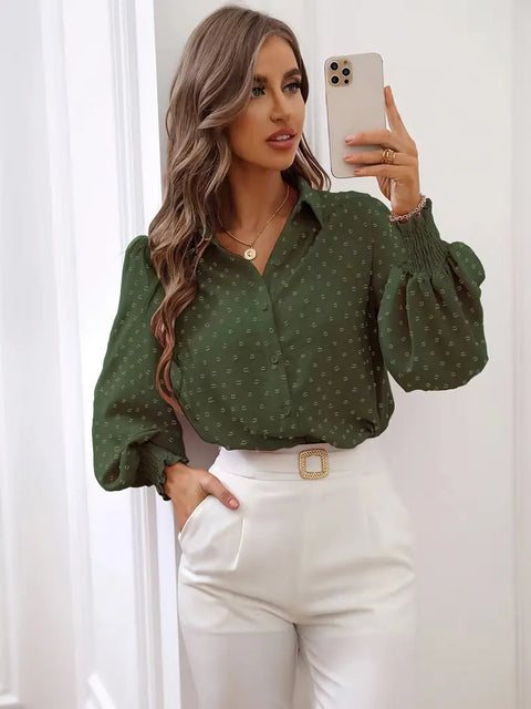 Evelina - Elegante Schweizer Pünktchen-Faltenbluse mit Laternenärmeln