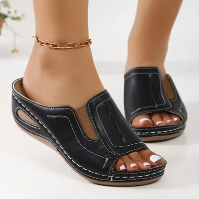 Myrta - Bequeme orthopädische Keilsandalen
