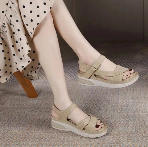 Mercy - Bequeme orthopädische Keilsandalen