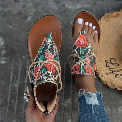 Adeliza - Trendige Kneifzangensandalen